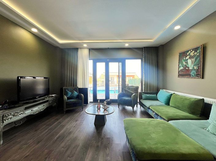 Image No.9-Maison / Villa de 4 chambres à vendre à Büyükçekmece