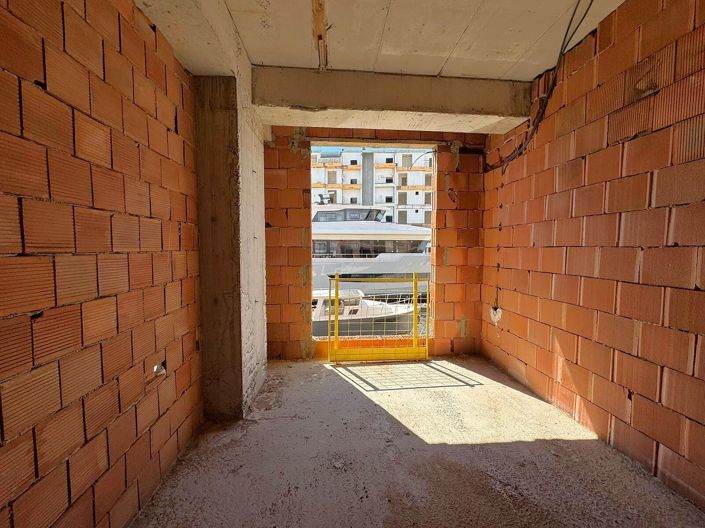 Image No.15-4 Bed Apartment for sale