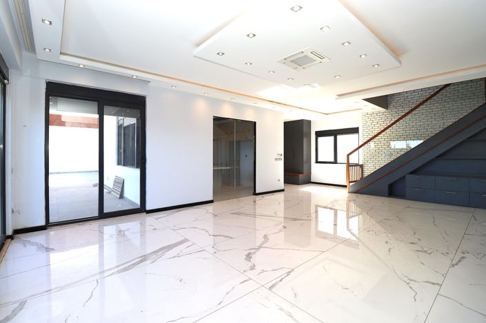 Image No.17-5 Bed House/Villa for sale