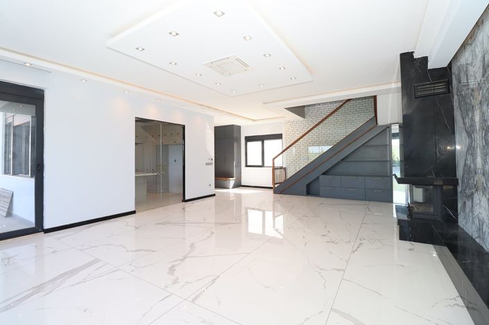 Image No.18-5 Bed House/Villa for sale