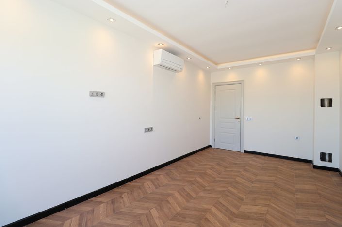 Image No.28-5 Bed House/Villa for sale