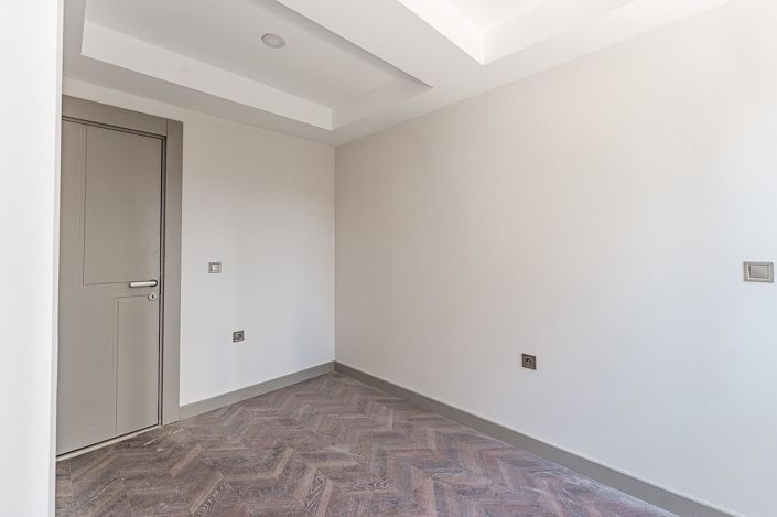 Image No.10-3 Bed Apartment for sale