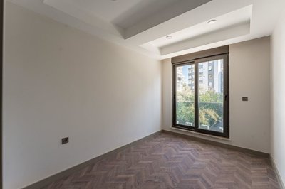 Interior 6