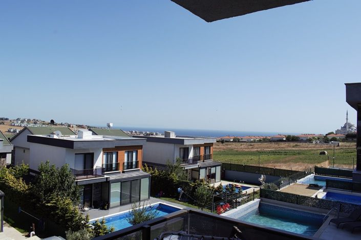 Image No.25-Maison / Villa de 4 chambres à vendre à Büyükçekmece