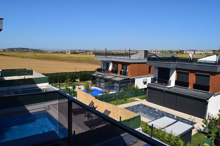 Image No.26-Maison / Villa de 4 chambres à vendre à Büyükçekmece