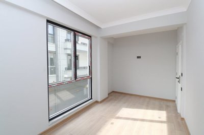Interior 6