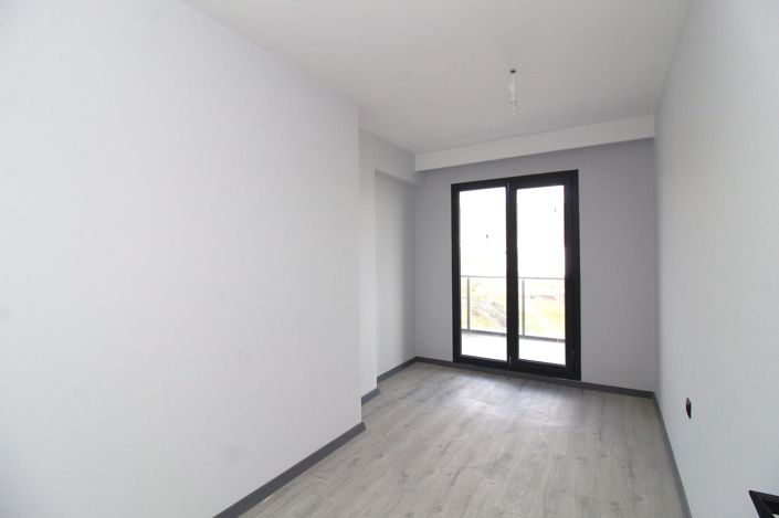 Image No.20-4 Bed Apartment for sale