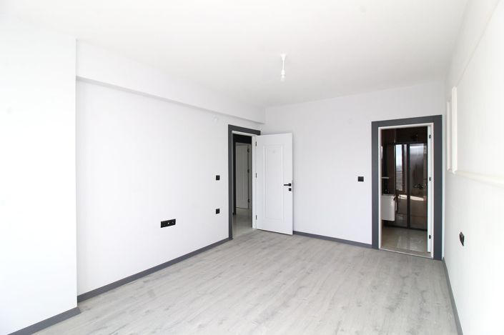 Image No.48-4 Bed Apartment for sale