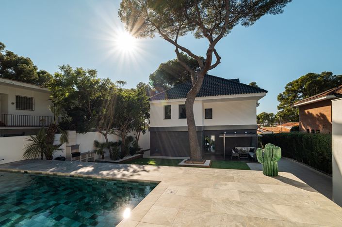 Image No.8-5 Bed House/Villa for sale