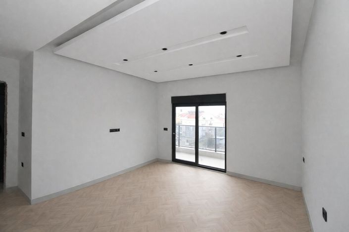 Image No.10-3 Bed Apartment for sale