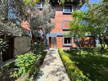 Exterior 10