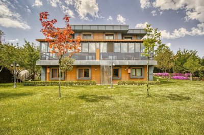 Exterior 2