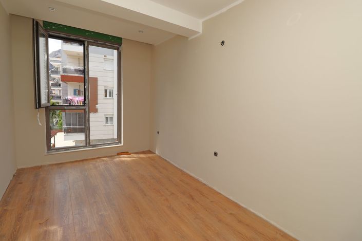 Image No.20-4 Bed Apartment for sale