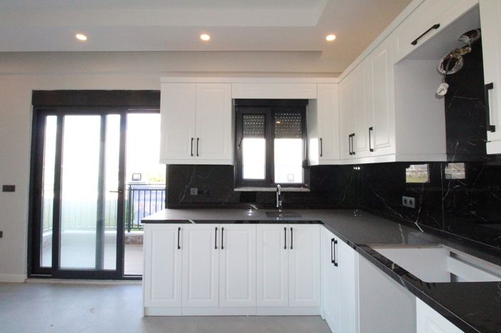 Image No.9-3 Bed Apartment for sale