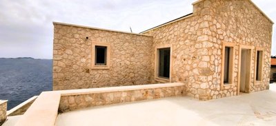 Exterior 6