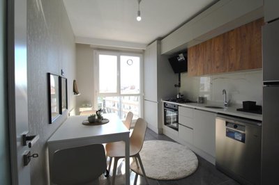 Interior 5