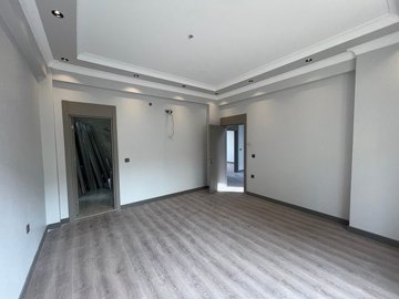 Interior 4
