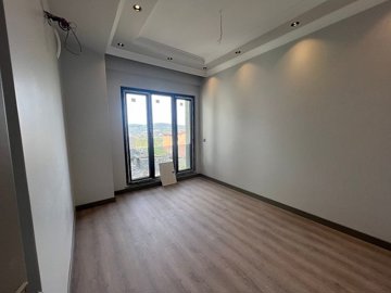 Interior 6