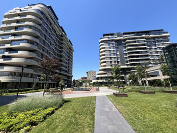 Exterior 8