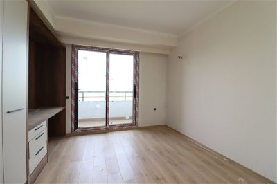 Interior 5
