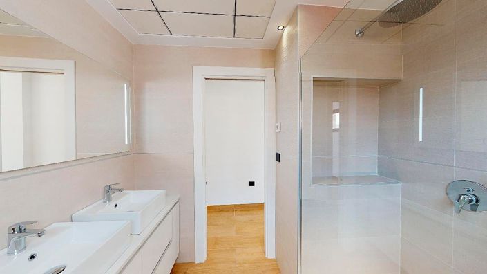 Image No.14-5 Bed House/Villa for sale