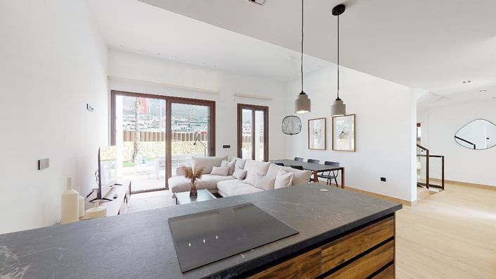 Image No.8-5 Bed House/Villa for sale