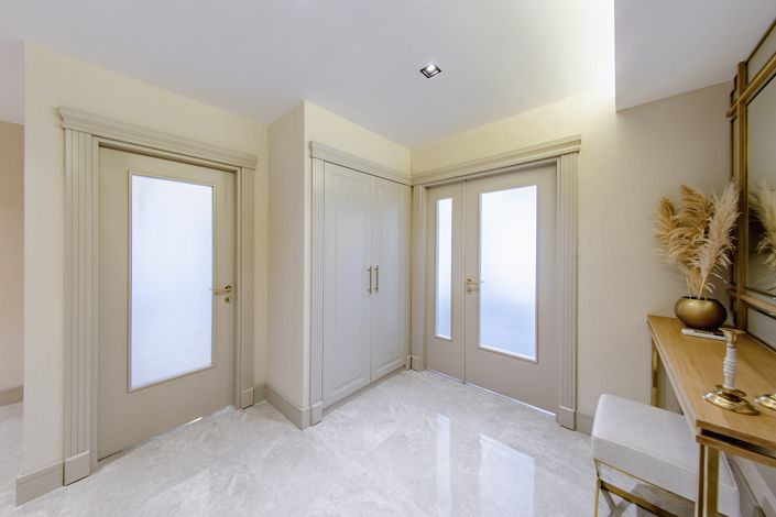 Image No.42-5 Bed Apartment for sale