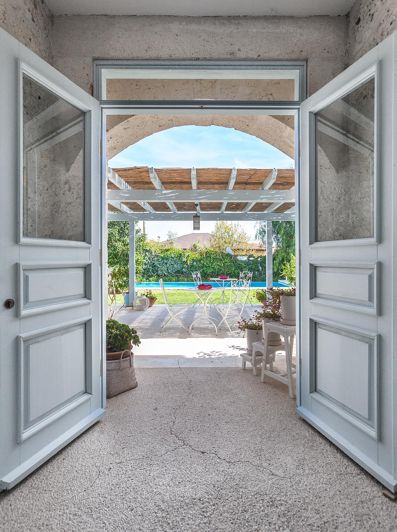 Image No.9-8 Bed Commercial for sale