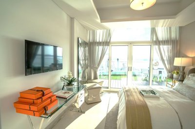Interior 6