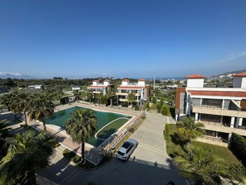 Exterior 3