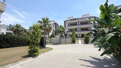 Exterior 3