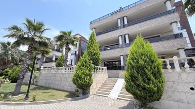 Exterior 4