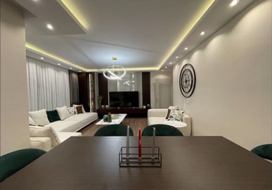 Interior 4