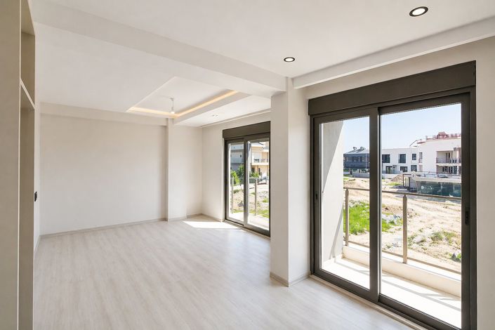 Image No.10-2 Bed Apartment for sale