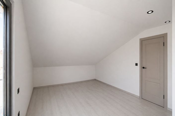 Image No.20-2 Bed Apartment for sale