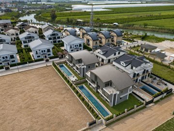 Exterior 3