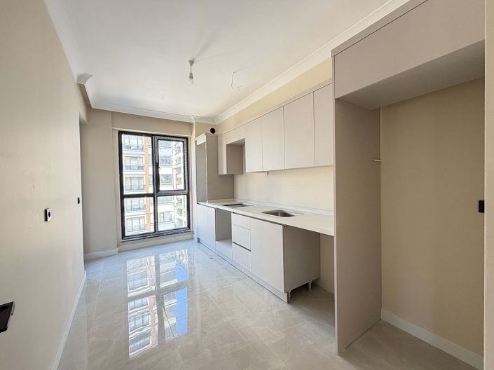 Image No.10-3 Bed Apartment for sale