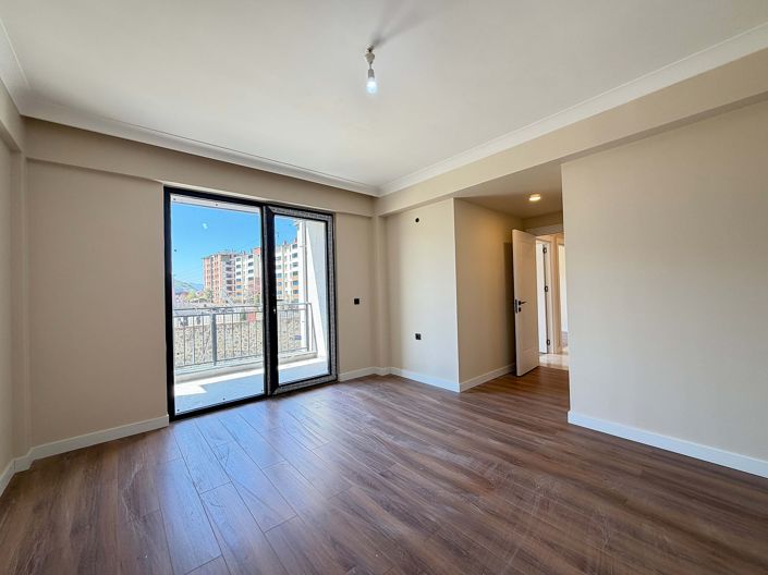 Image No.12-3 Bed Apartment for sale