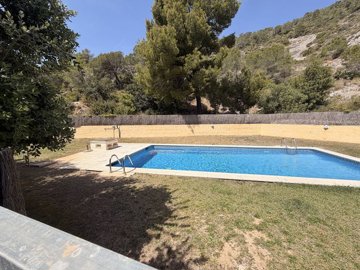 Exterior 6