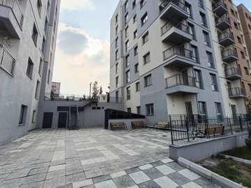 Exterior 8