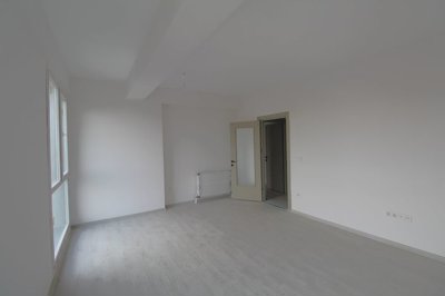Interior 4