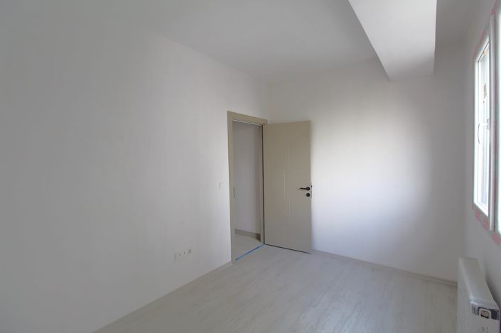 Image No.20-4 Bed Apartment for sale