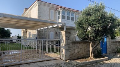 Exterior 4