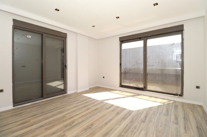 Image No.25-5 Bed House/Villa for sale