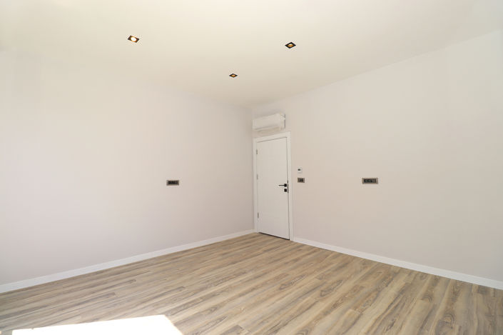Image No.26-5 Bed House/Villa for sale