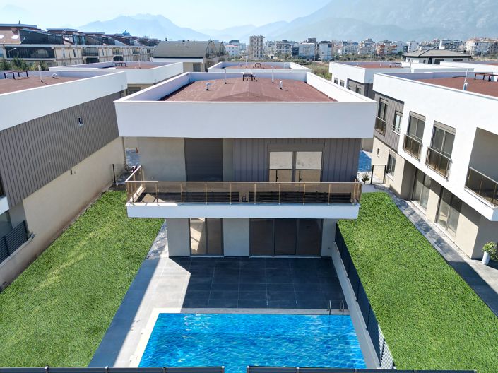 Image No.7-5 Bed House/Villa for sale