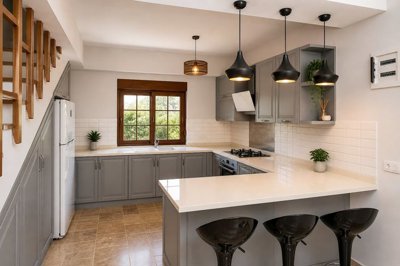 Interior 5