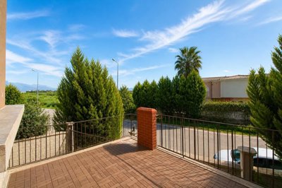 Exterior 5