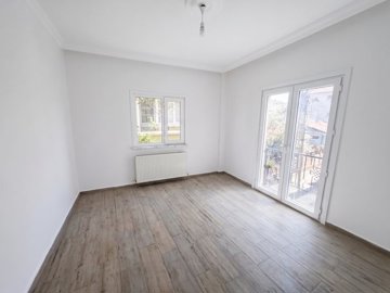 Interior 4