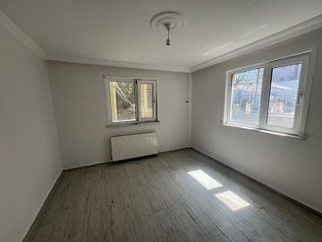 Interior 6